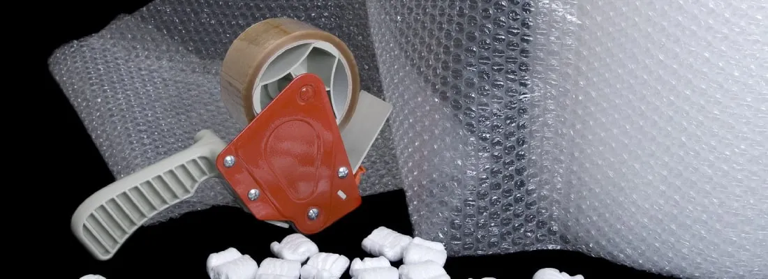 Пленка с ручным инструментом для упаковки